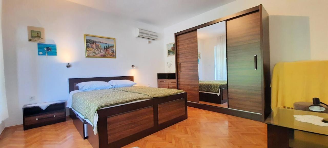 Apartmani Iskra 克尔克 外观 照片